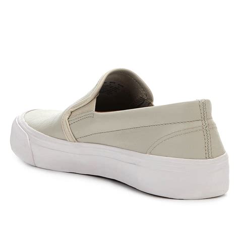 Slip On Reserva: Estilo e Conforto .